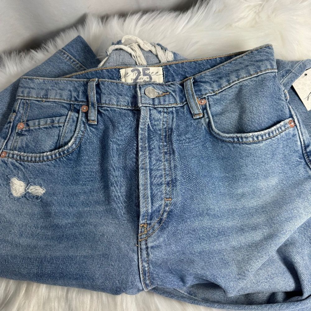 Free People We The Free NWT Dawn Busted Knee Distressed Flare Jeans Sz 25